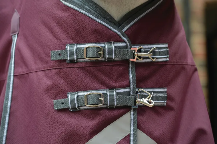 KjoMVjNr_1.webp New WEATHERBEETA ® ComFiTec™ Plus Dynamic II Standard Neck Medium-Weight Turnout Blanket Maroon/Grey/White