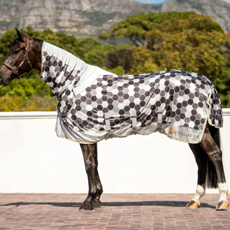 ROBHwswk_0.webp Clearance WORLD EQUSTRN BRNDS Equilibrium Field Relief Fly Sheet White/Black/Grey