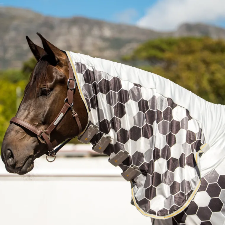 ROBHwswk_3.webp Clearance WORLD EQUSTRN BRNDS Equilibrium Field Relief Fly Sheet White/Black/Grey