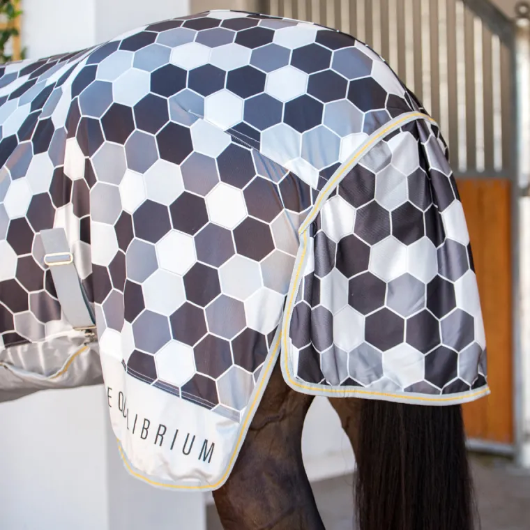 ROBHwswk_4.webp Clearance WORLD EQUSTRN BRNDS Equilibrium Field Relief Fly Sheet White/Black/Grey