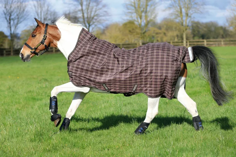 TbIQKVpf_2.webp Sale HORSEWARE ® Ireland Rhino® Wug Lite Turnout - 100 grams