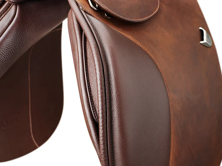 bates-caprilli-close-contact-s-kTrFTOOe-2.webp Online SADDLERY BRANDS INTL Bates Caprilli Close Contact Saddle Brown