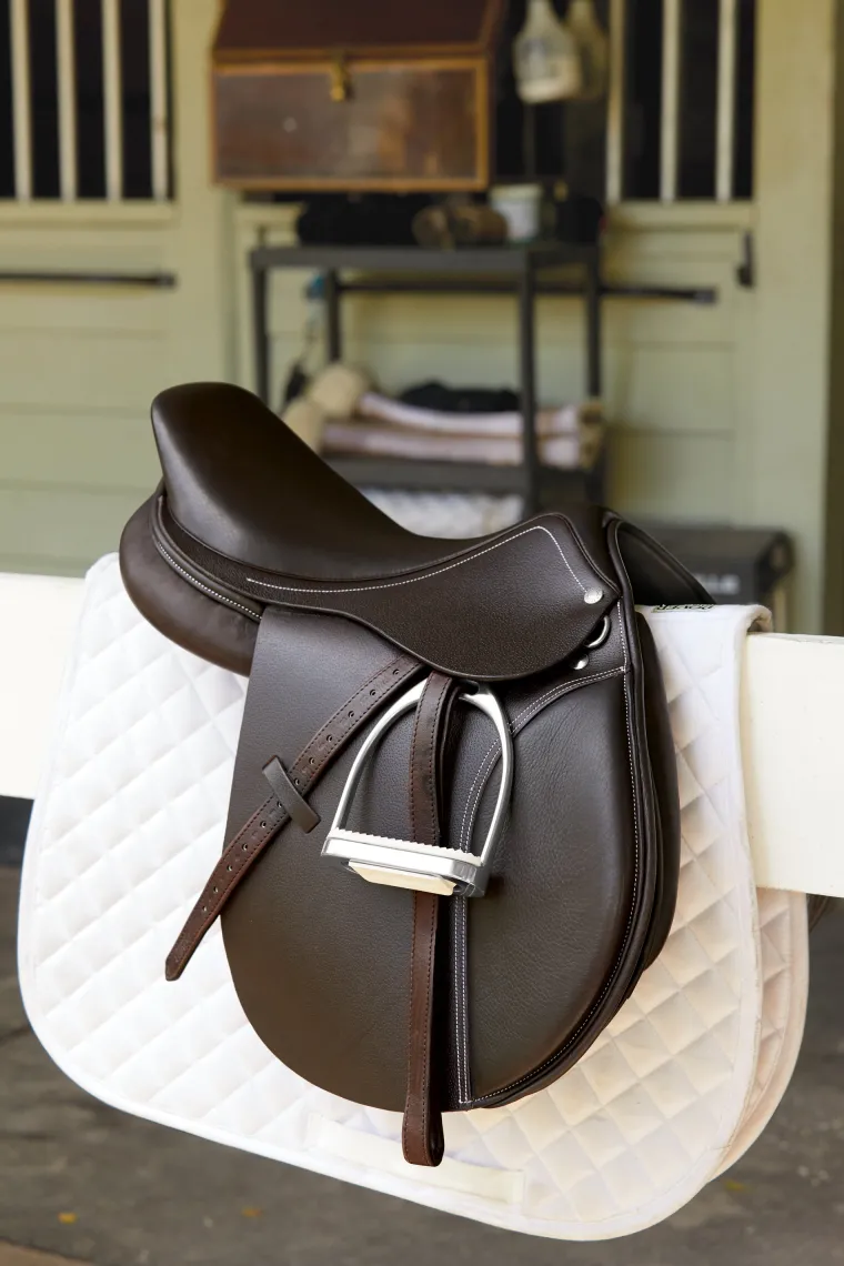 circuit-debut-saddle-hjGjqQei-2.webp Fashion JPC INDIA-LTHR TACK Circuit™ Debut Saddle Dark Chocolate