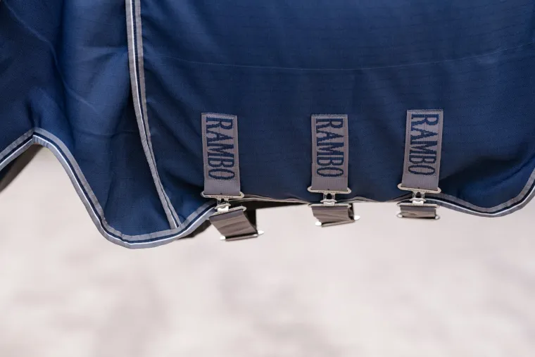 kilTOBuL_3.webp Discount HORSEWARE ® Ireland Rambo® Optimo Stable Sheet Navy/Thunderstorm Grey/Silver