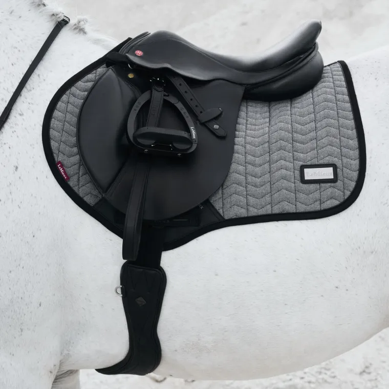 lemieux-aspen-close-contact-sa-gfTXznpn-1.webp New HORSE HEALTH TRADE LeMieux® Aspen Close Contact Saddle Pad