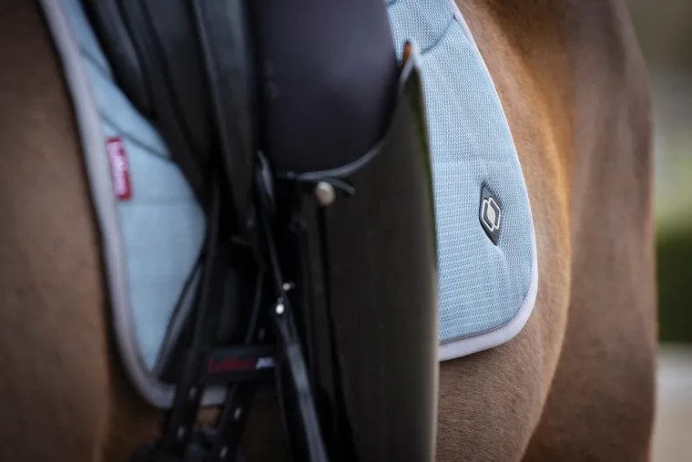 lemieux-ultra-mesh-dressage-pa-qDqaTghq-2.webp Fashion HORSE HEALTH TRADE LeMieux® Ultra Mesh Dressage Pad