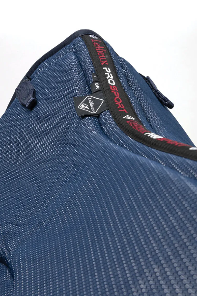lemieux-ultra-mesh-dressage-pa-qDqaTghq-4.webp Fashion HORSE HEALTH TRADE LeMieux® Ultra Mesh Dressage Pad
